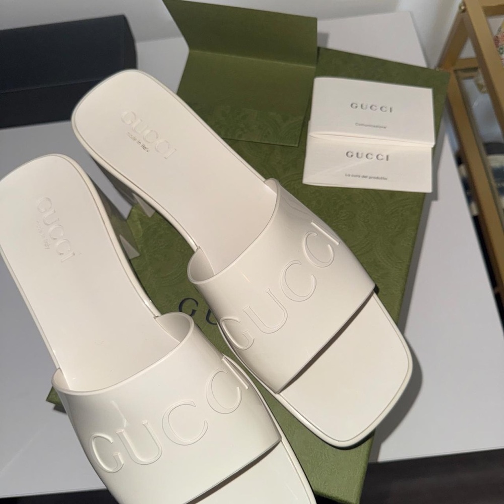Gucci Women's Beige Mules - Picture 2 of 7